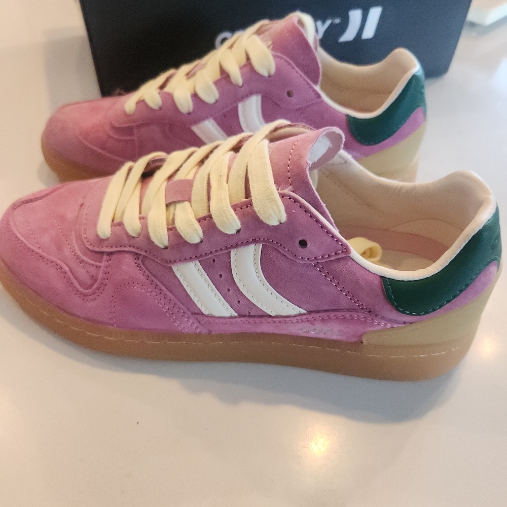 Coolway GOAL Pink Suede Sneakers – Gum Sole – NWT – Size 38 (US 7/7.5)